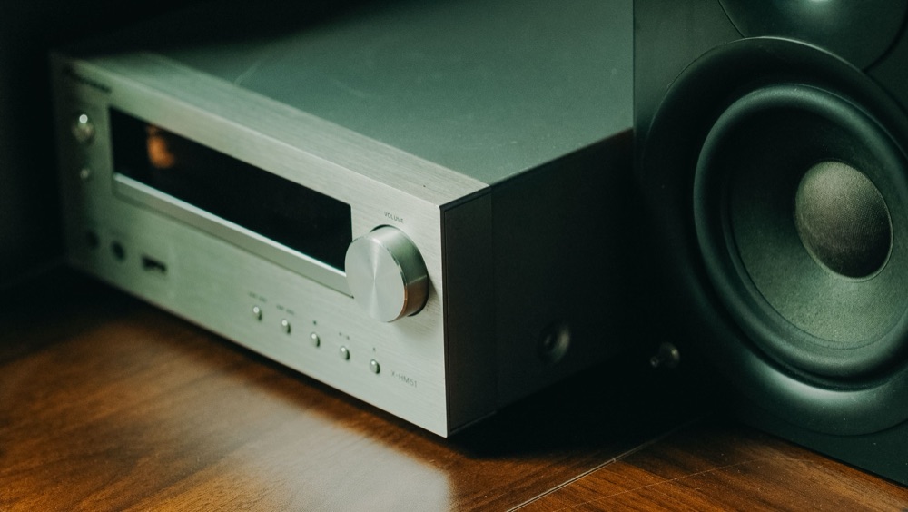 Stereo receiver and speaker